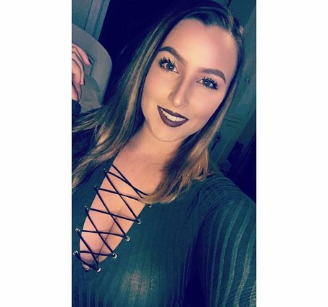 Lizzy Maguire erotic star photo