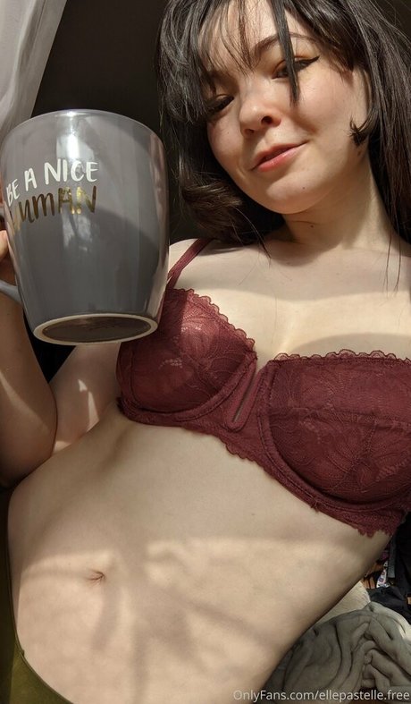 ellepastelle free star naked picture