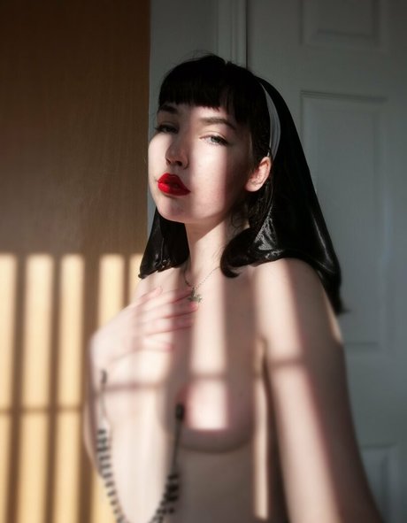 dinkydemure nude star image