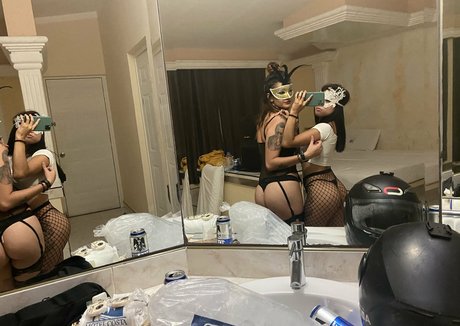 sarahrobert model perfect galleries