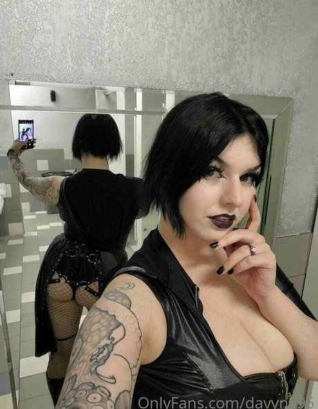 davyna95 hot star photo
