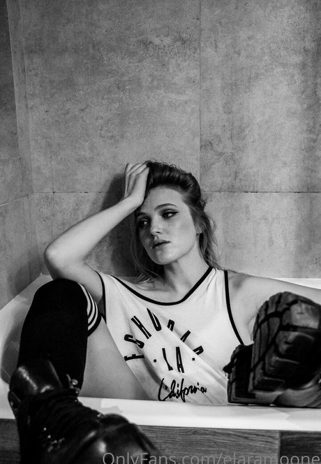 elaramoone star nice pics