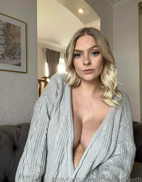 LoveFromBeth adult star archive