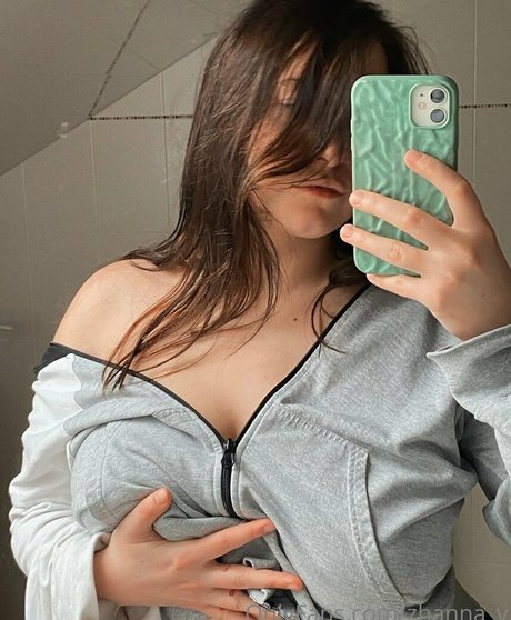 zhanna v model perfect image