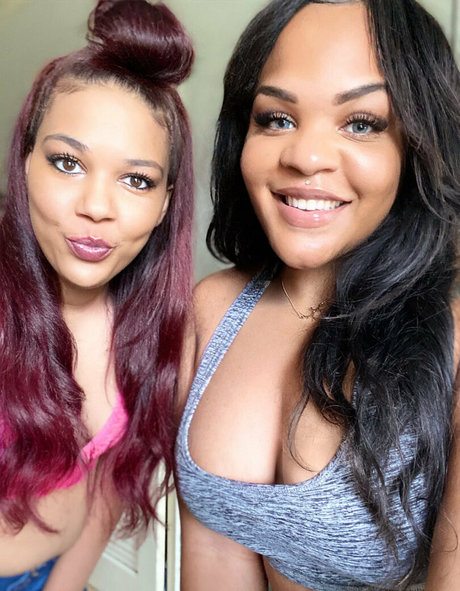 sistersister nice actress photo