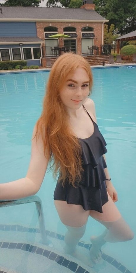 shy trans free naked model gallery