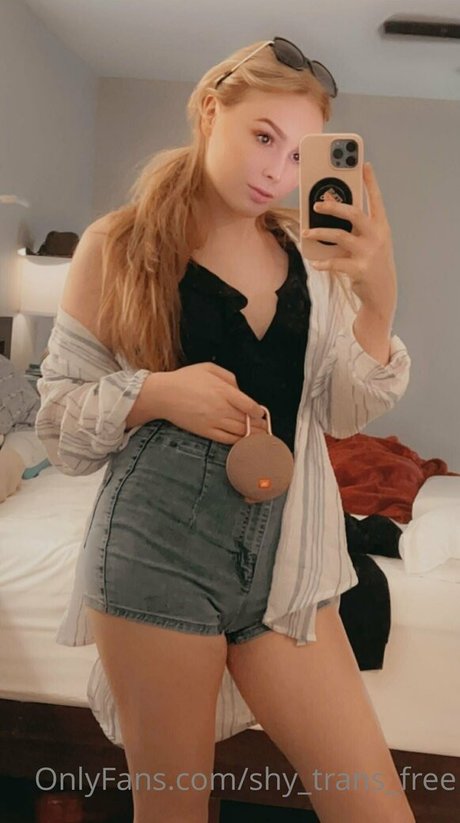 shy trans free star exclusive img