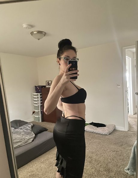 ghostlygothx adult model gallery