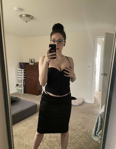 ghostlygothx xxx pornstar image