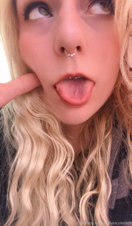 hollynicolebtch pornstar free images