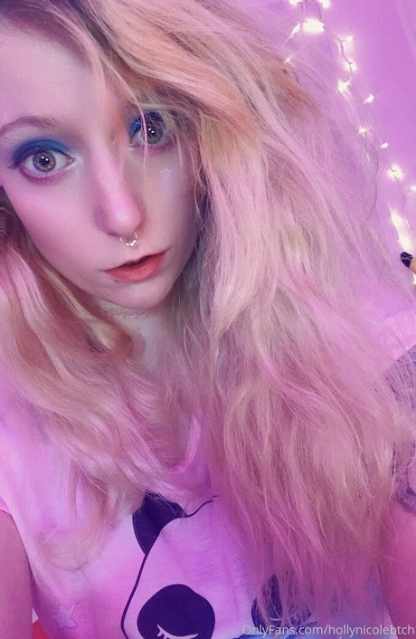 hollynicolebtch Profile pic