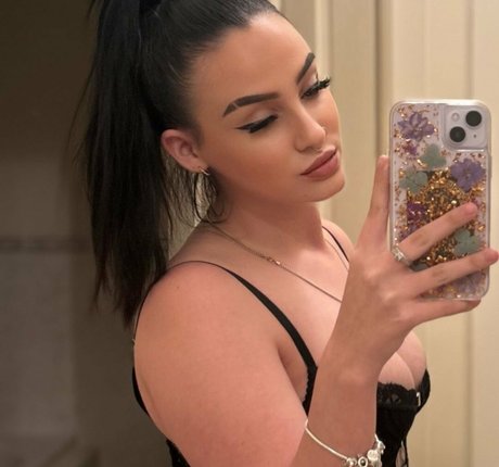 elouisemayy naked pornstar pics