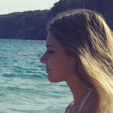 Christina Lionscat beautiful star pic