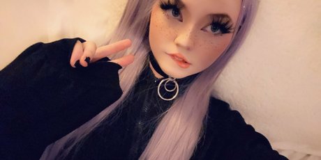 strawbearie milk erotic model image