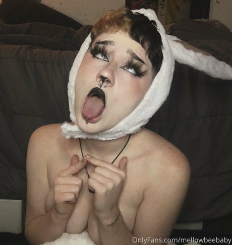 veeginas erotic actress img