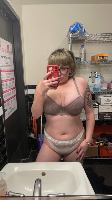 crystal2086bella star nudes galleries