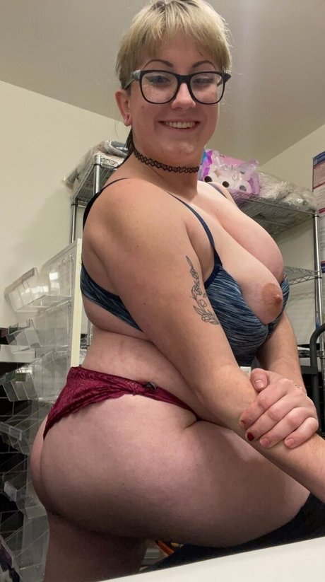 crystal2086bella star high quality images