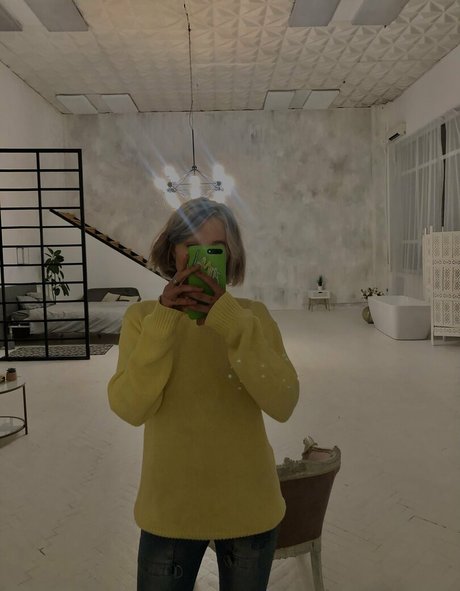 lilbiii pornographic model img