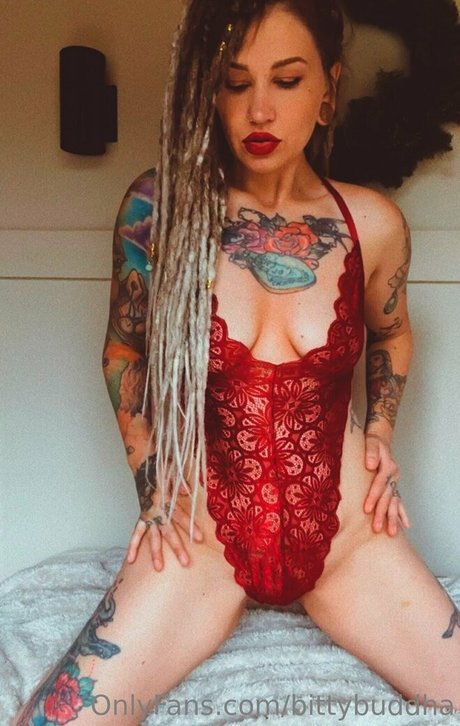 bittybuddha model erotic picture