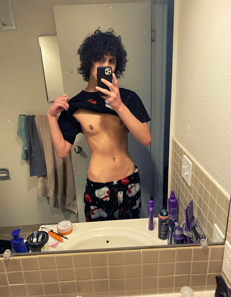 ArabianIliad nude star picture