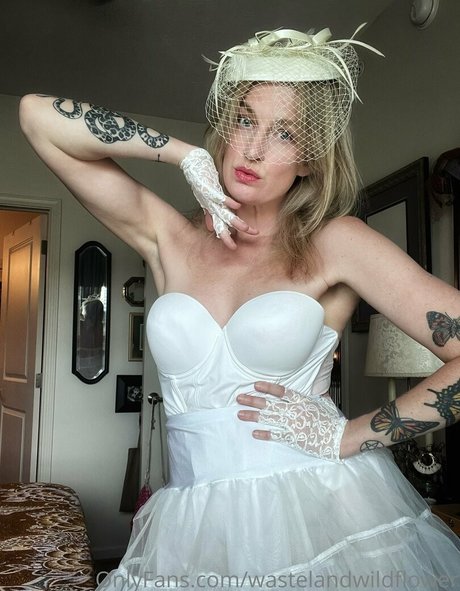 wastelandwildflower star naked galleries