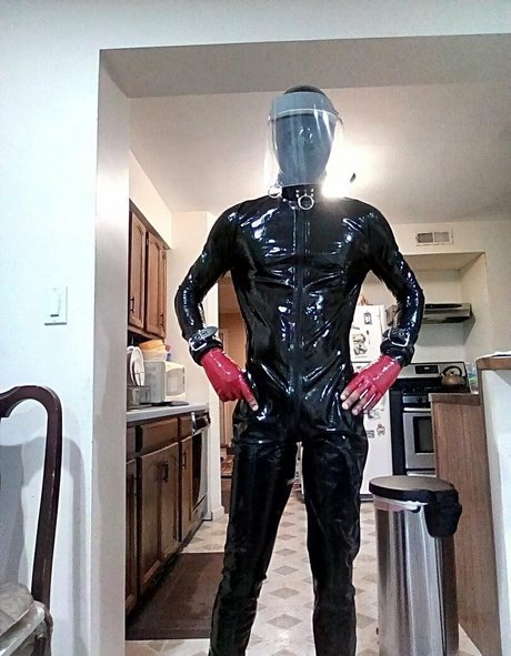 sir latexman star nude photos
