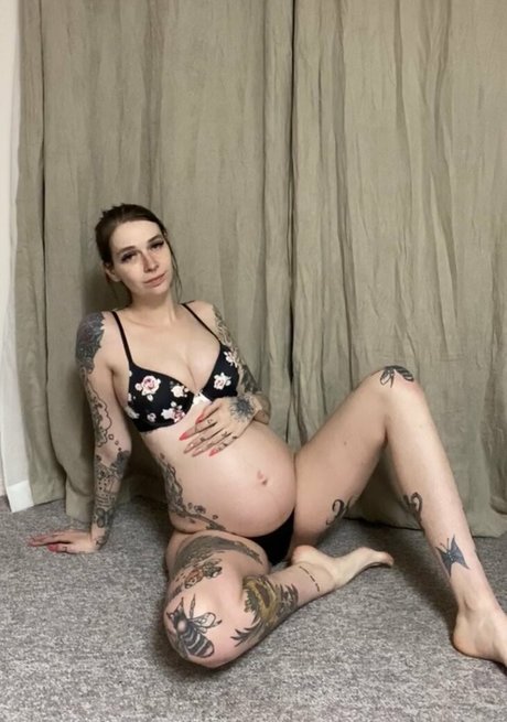 lilhoneybeez naked pornstar pics