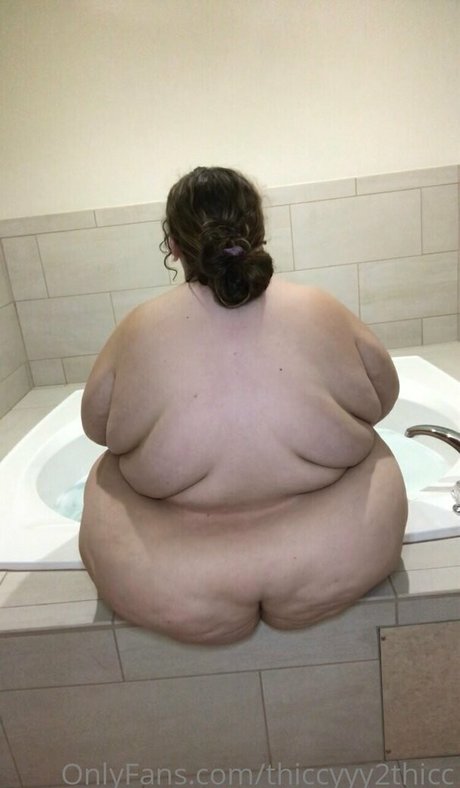 thiccyyy2thicc art actress photos