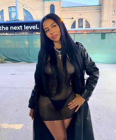 Mariah The Scientist sexy pornstar pics