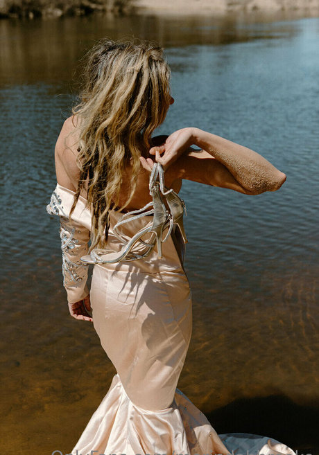 Hitherebrooke beautiful actress img