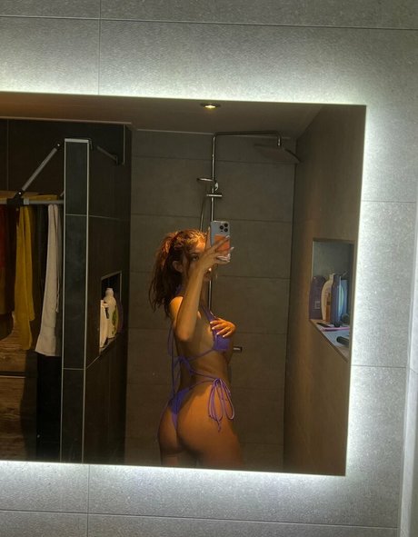 Isabella Kroon naked star picture