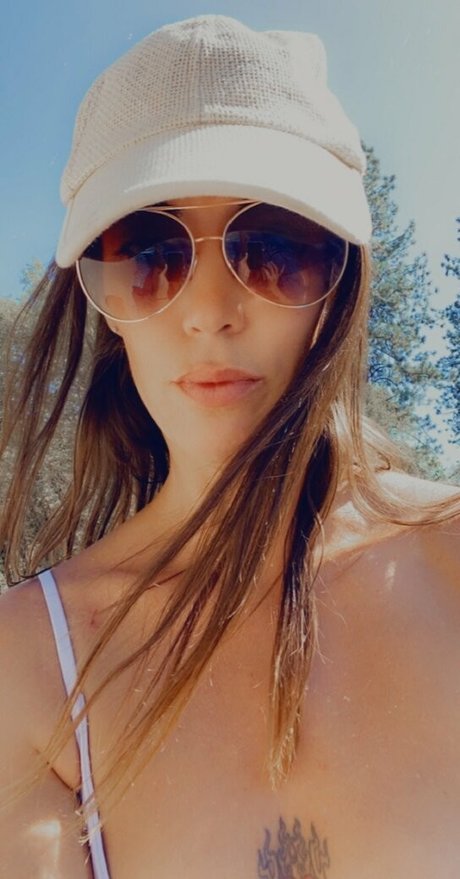 iamnotyoursub model high quality images