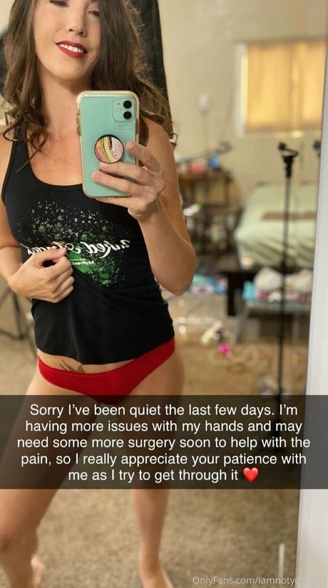 iamnotyoursub model pornographic pics