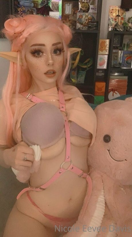 Nicoleeeveedavis naked pornstar img