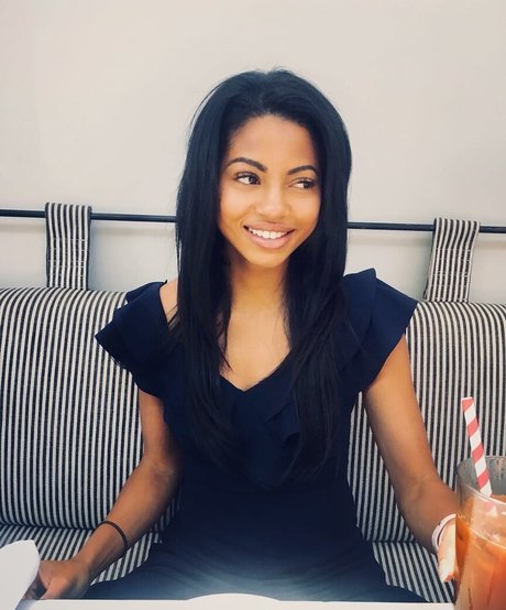 Camille Hyde model high quality pic