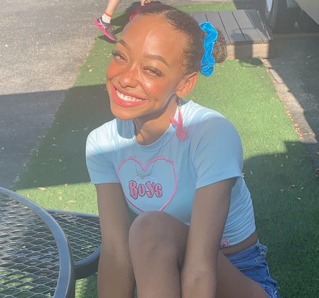 chynaunique nude model gallery