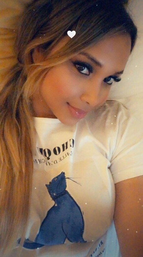 Camila Mattoli model art pictures