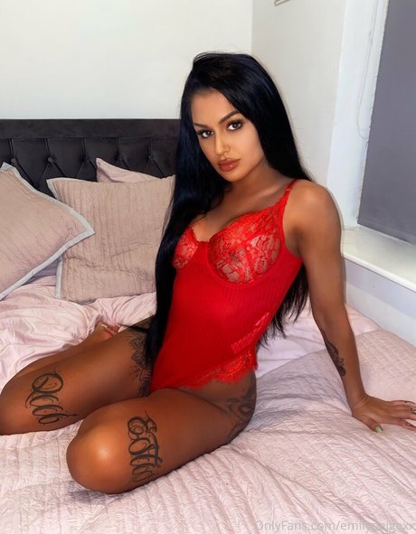 emilypaigexx erotic model image