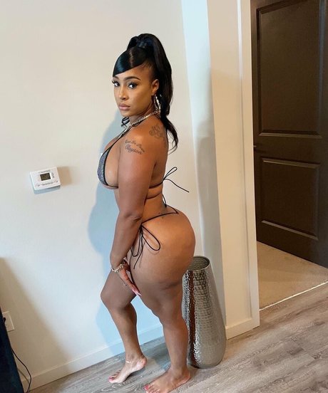 successful yell pretty actress pictures