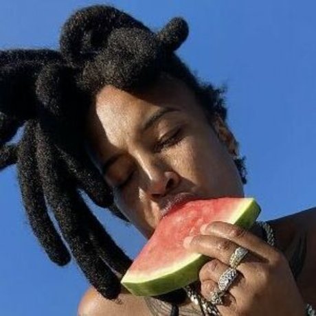 successful yell star pretty photos