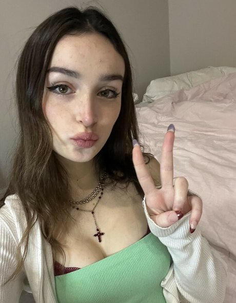 avahillxox pornographic model pic