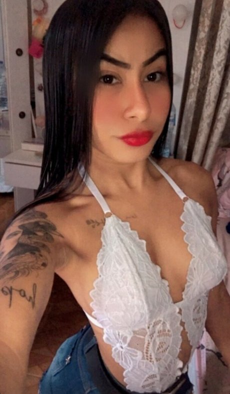 Samira Ferreira star exclusive image