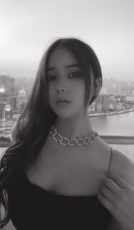 Lydia Yuna naked star archive