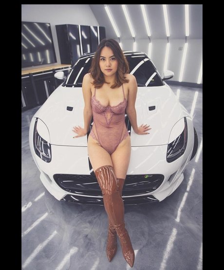 Nina Valencia model adult pics