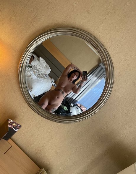 dennysgrandsam model naked pic