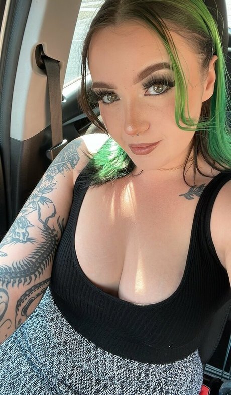 Cowbodytakemeaway star nude photos