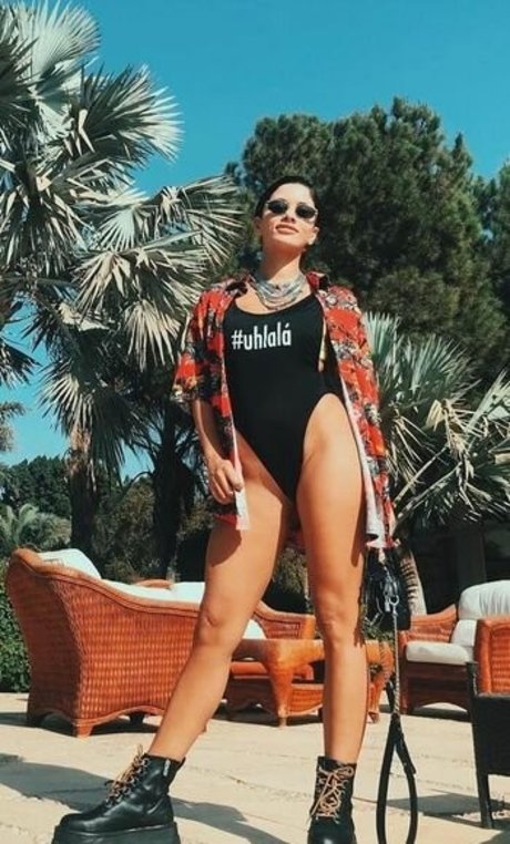 Cyn Thia Kha Lifeh pornographic actress pictures