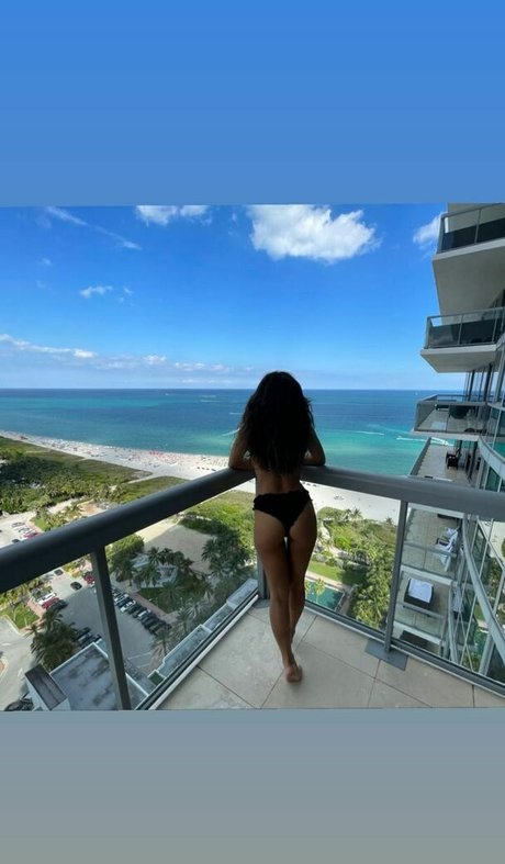 Cyn Thia Kha Lifeh naked actress gallery