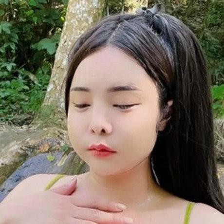 Yoshi Thunchanok porn star gallery