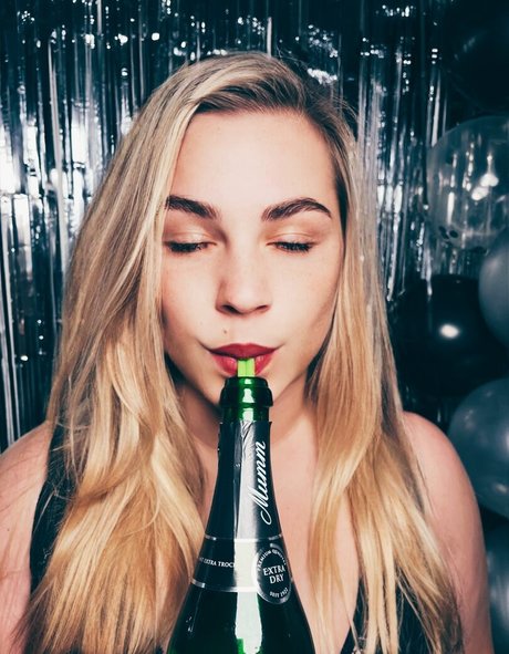 Emmadizzy star naked pictures